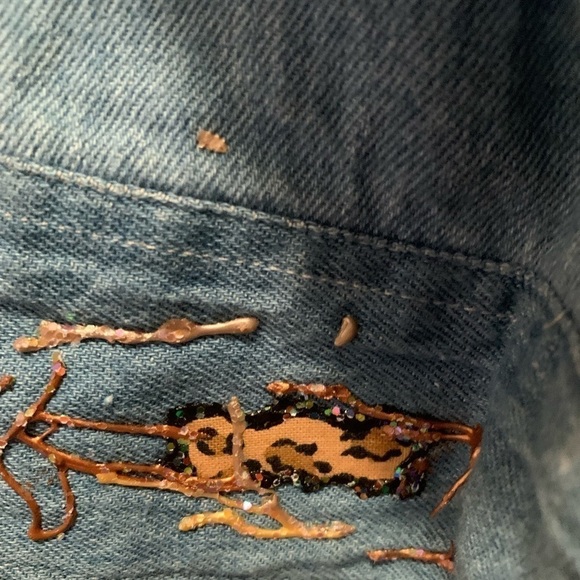 Vintage Handcrafted connections nyc denim button down with animal applique - Picture 6 of 9